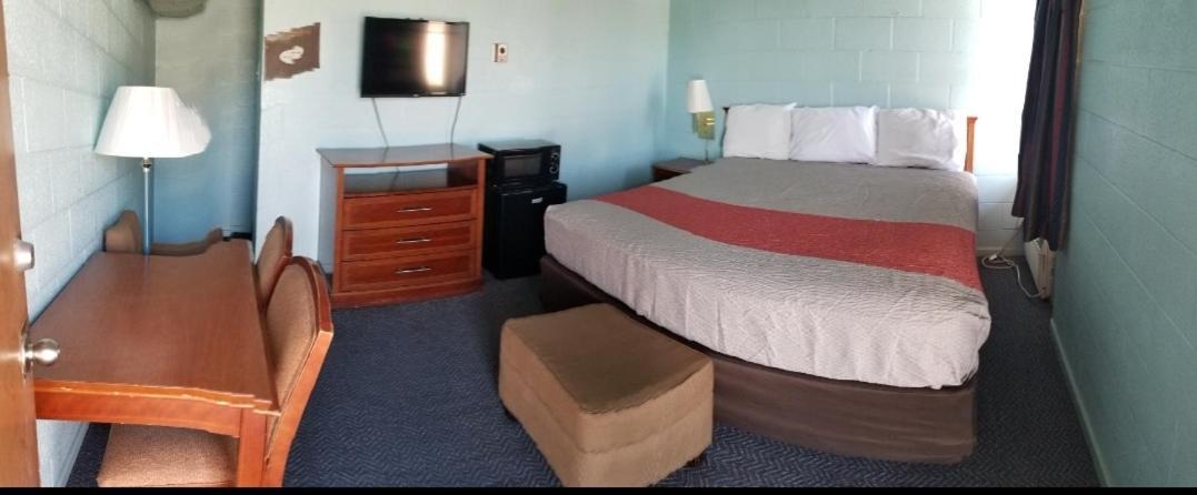 Holiday Host Motel Сонора Екстериор снимка